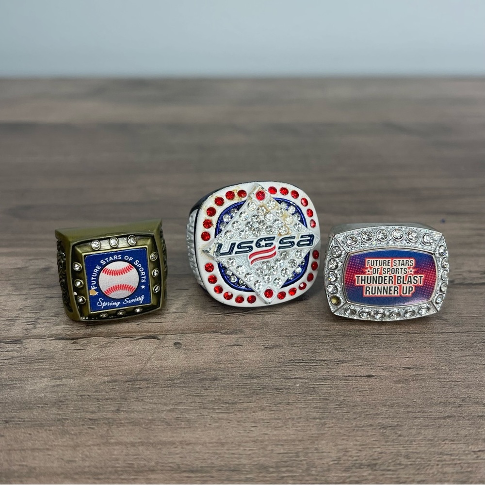 Set of 3 men’s costume jewelry championship‎ rings